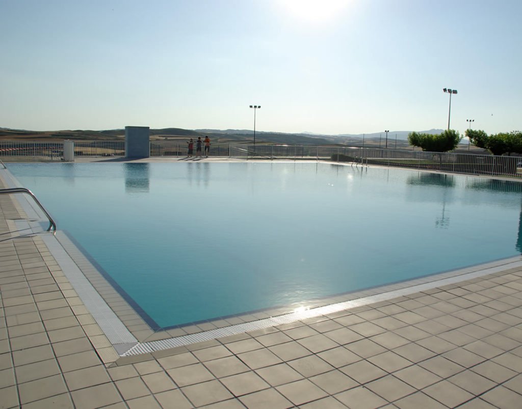 2 mantenimientos-de-piscinas-en-bormujos